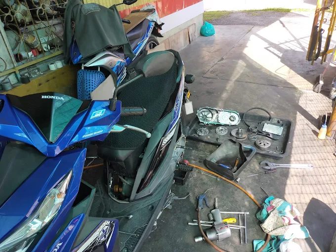 Kedai Pomen Ah Kang (kedai baiki motorsikal)